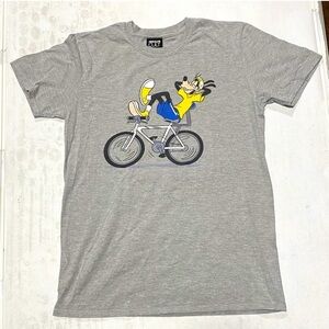 Scooby graphic gray women’s T-shirt. Size Medium.